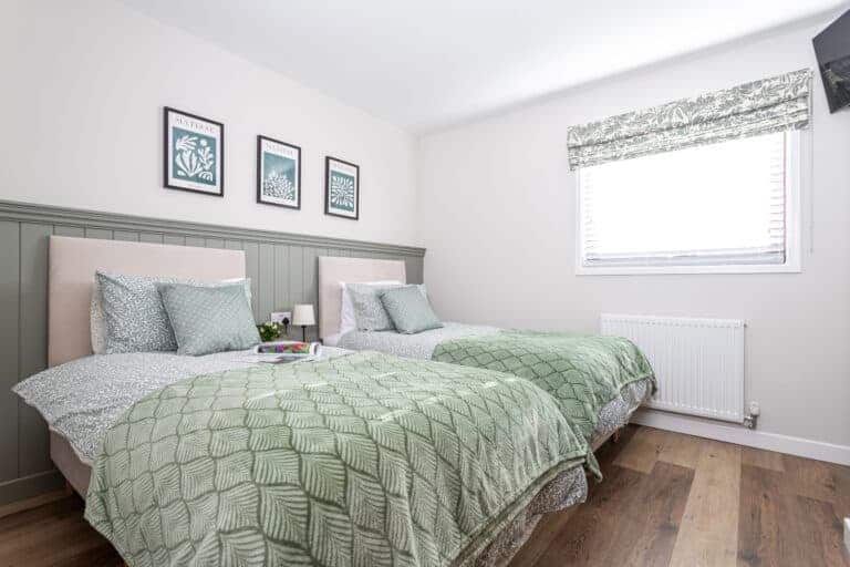 Twin bedroom at Sandmartin Lodge