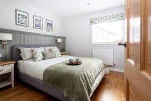 Master bedroom with king size bed at Keer Lodge